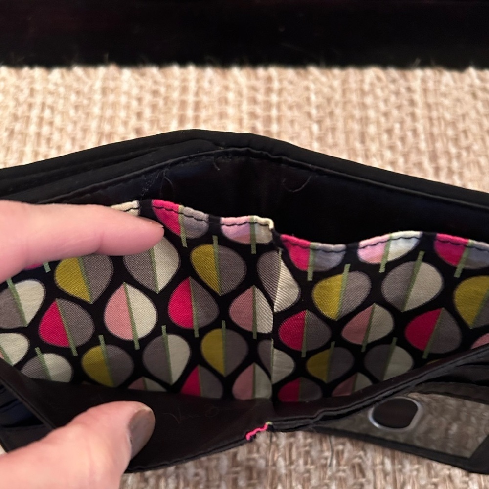 Vera Bradley Pushlock Wallet Bifold Wallet in Classic Quilted Black Zip Pocket - Picture 5 of 9